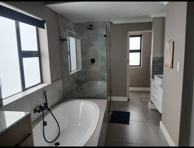4 BEDROOM HOUSE TO LET IN HARTENBOS CENTRAL